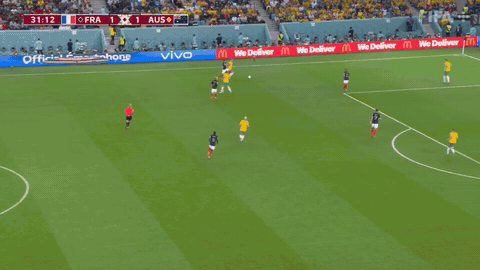 France give-and-go vs Australia, 31' — Rabiot↔Mbappé→Giroud, 10s broadcast clip